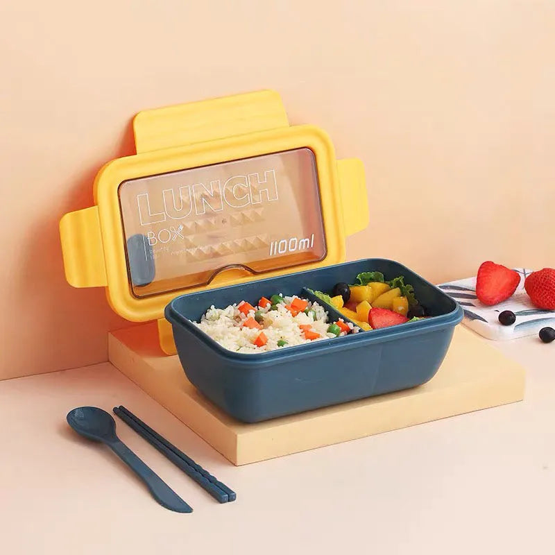 Four-compartment plastic bento lunch box with Nordic design in green colour