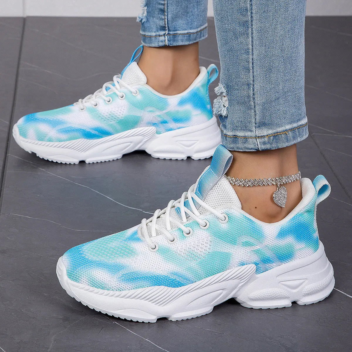 Casual flower sneakers in white blue with breathable Flyknit upper and flat MD sole