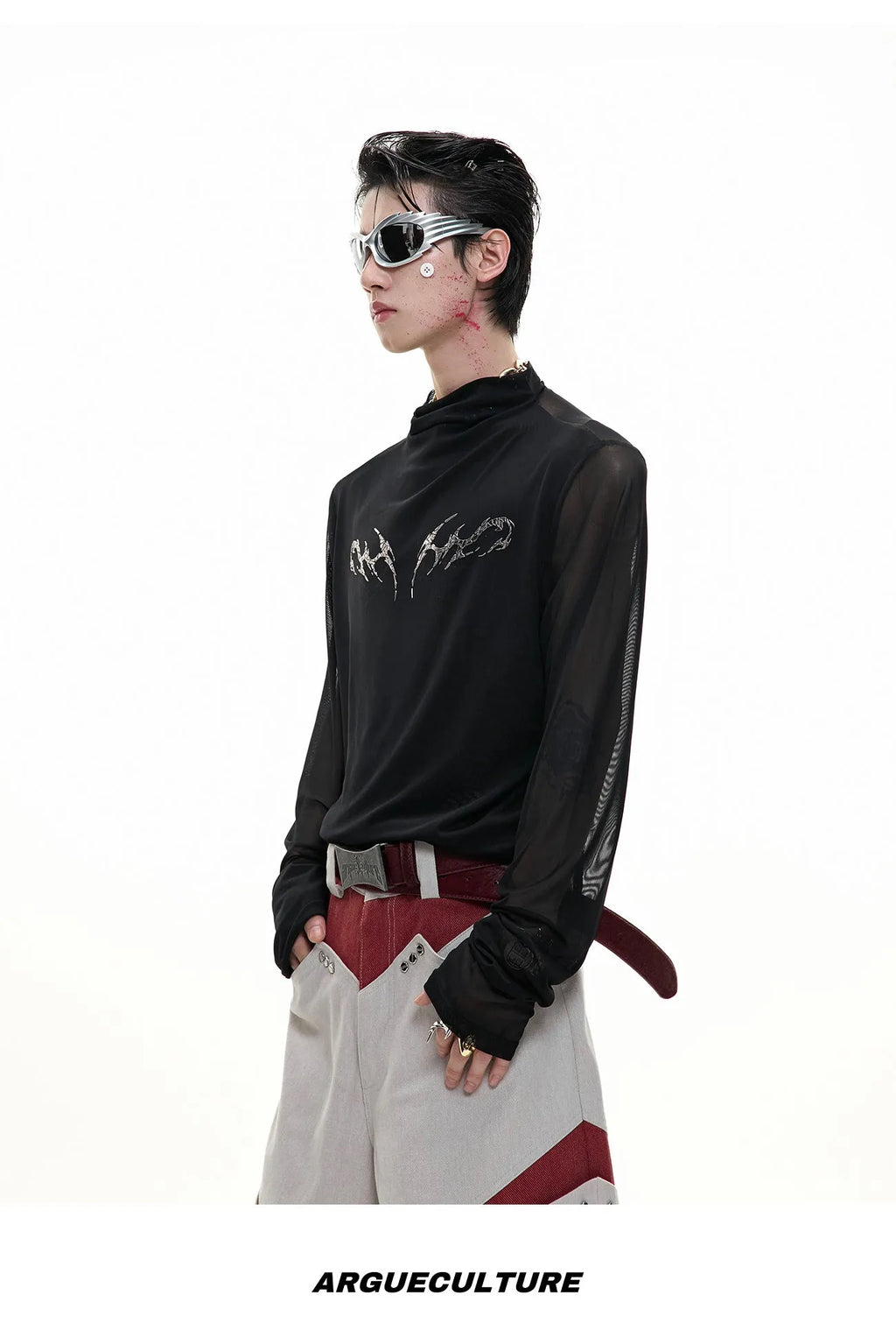 Niche mesh ice-feeling slim bottoming shirt in black, showcasing long sleeves and a trendy fit.