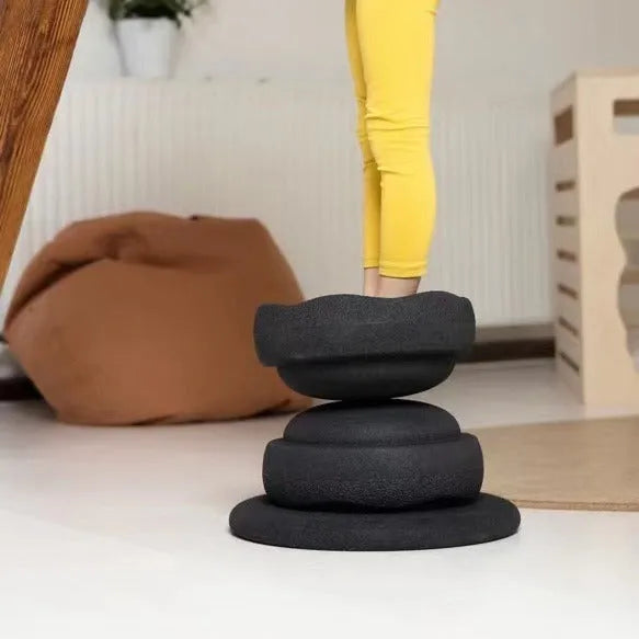 Plastic balance board set for children 4-6 years with mixed wood and black wood designs