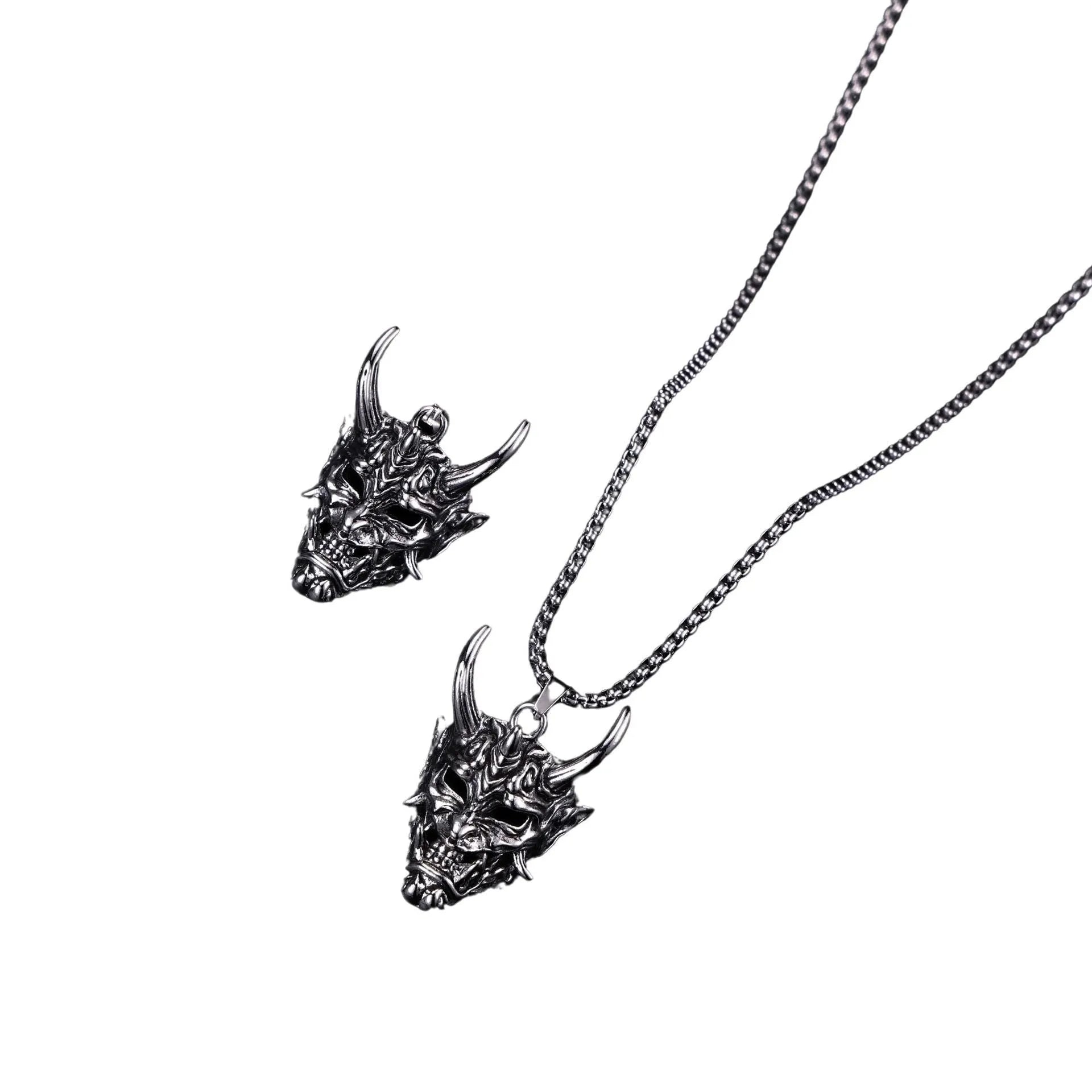 Men's vintage zinc alloy necklace with electroplated silver pendant measuring 40mm x 27mm x 20mm