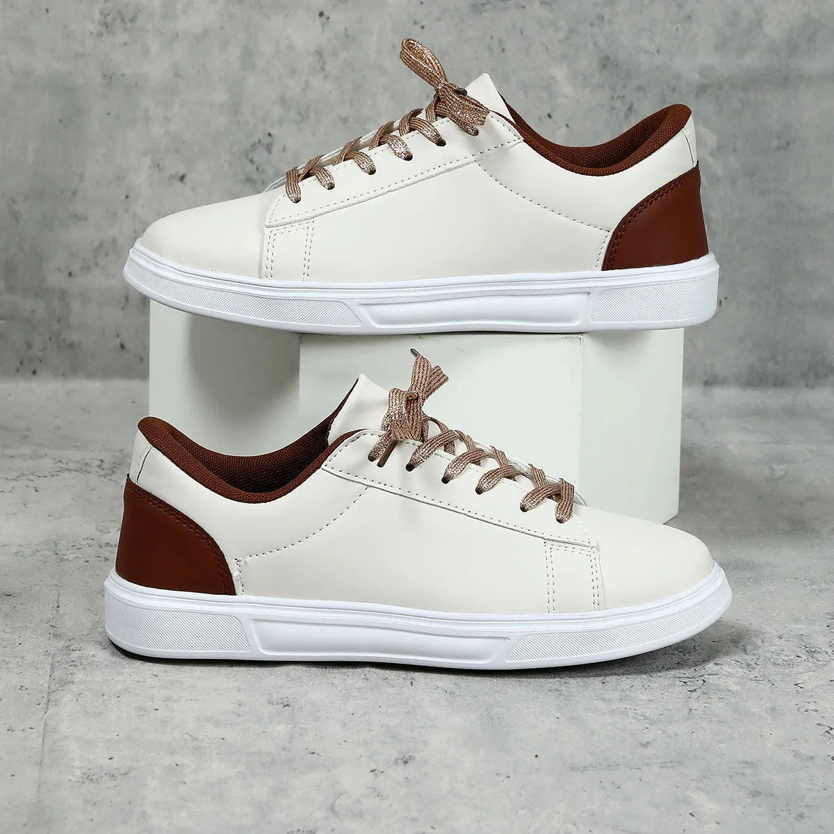 Platform skateboard sneakers in beige brown with round toe and shallow mouth design