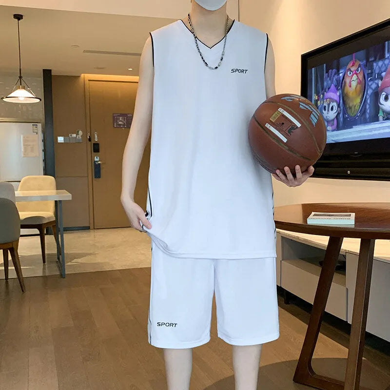Men's basketball sleeveless vest and shorts set in polyester, available in five colours, front view