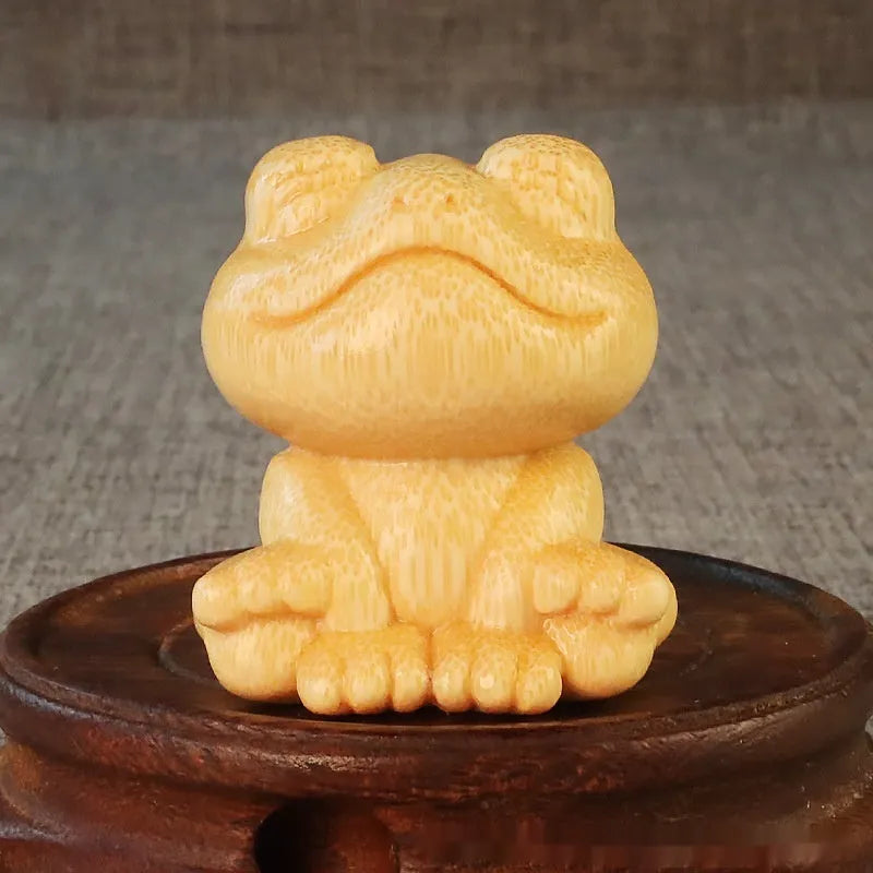 Solid bamboo smiling frog carving ornament with cartoon design, 5cm height