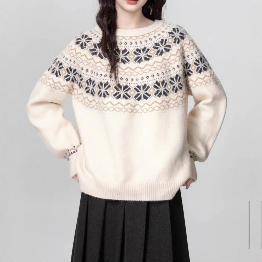 Women's vintage fair isle pullover sweater with geometric pattern in milky white, loose crew neck style