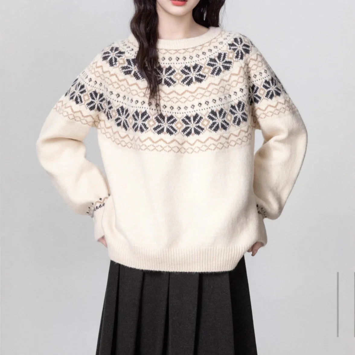 Women's vintage fair isle pullover sweater with geometric pattern in milky white, loose crew neck style