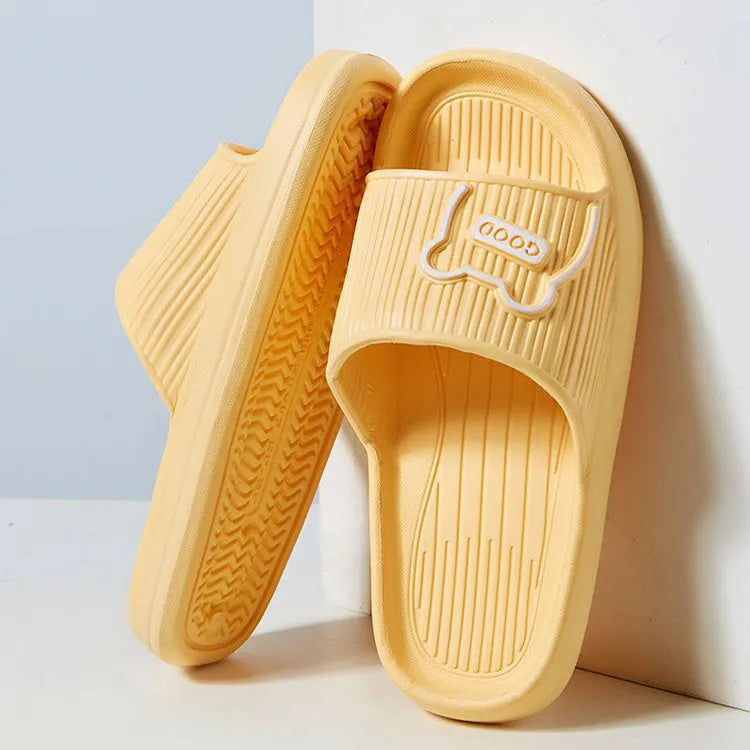 Cartoon bear EVA slippers in lemon yellow, open toe, non-slip sole, for bathroom house use