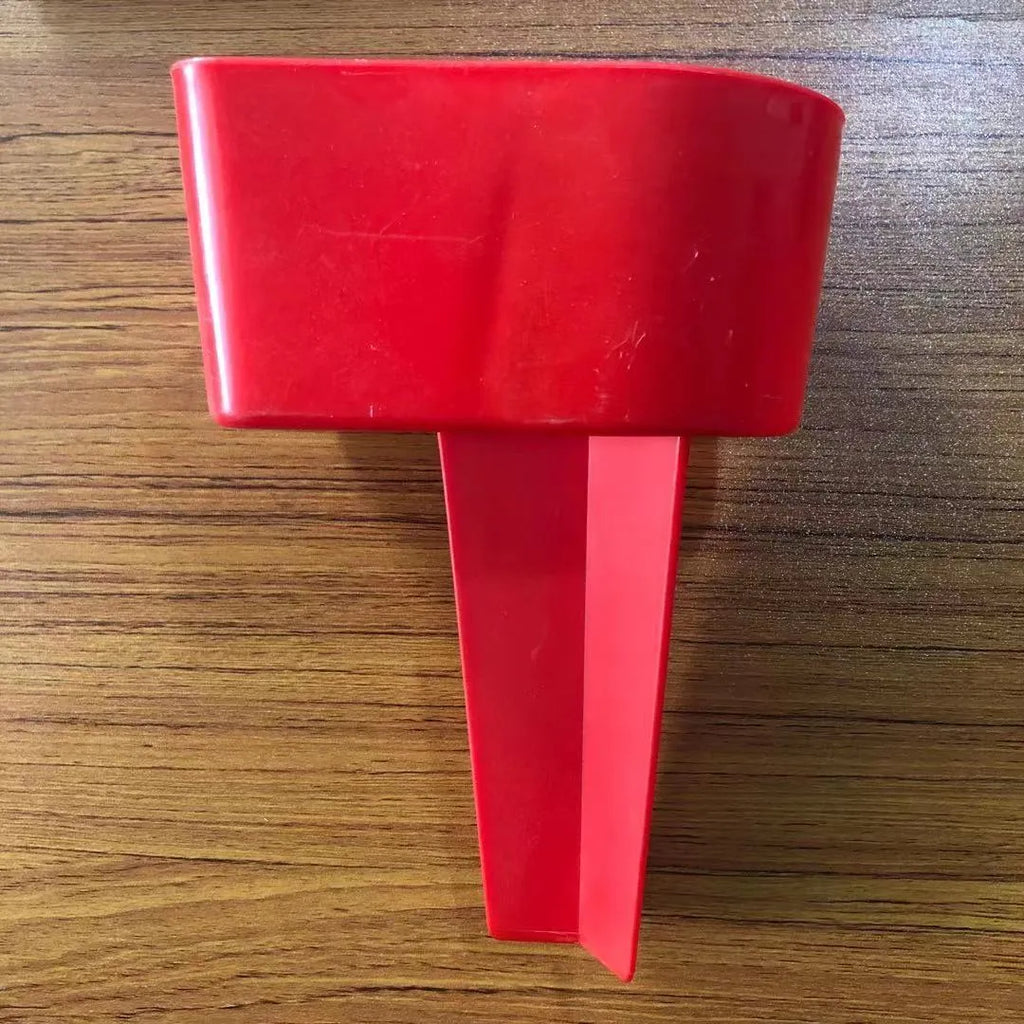 Plastic canopy cup and phone holder in green, 20x14cm, on a beach shelter frame