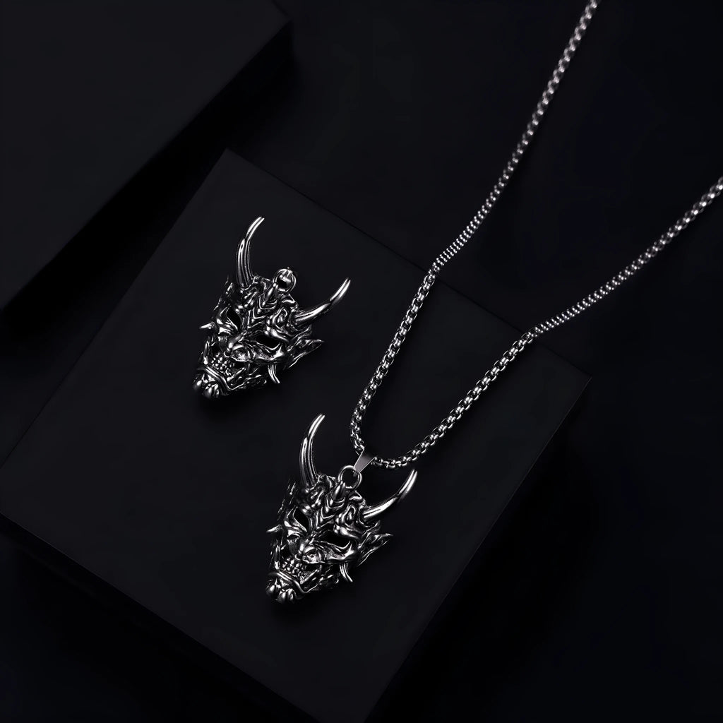Men's vintage zinc alloy necklace with electroplated silver pendant measuring 40mm x 27mm x 20mm