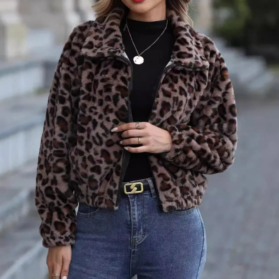 Women's leopard print plush coat with zipper front and raglan sleeves in loose fit
