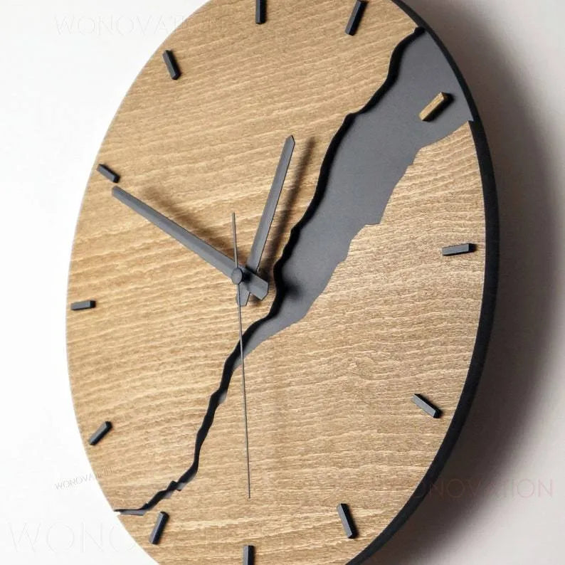 Wooden wall clock with creative crack design in natural finish, modern style for home decor