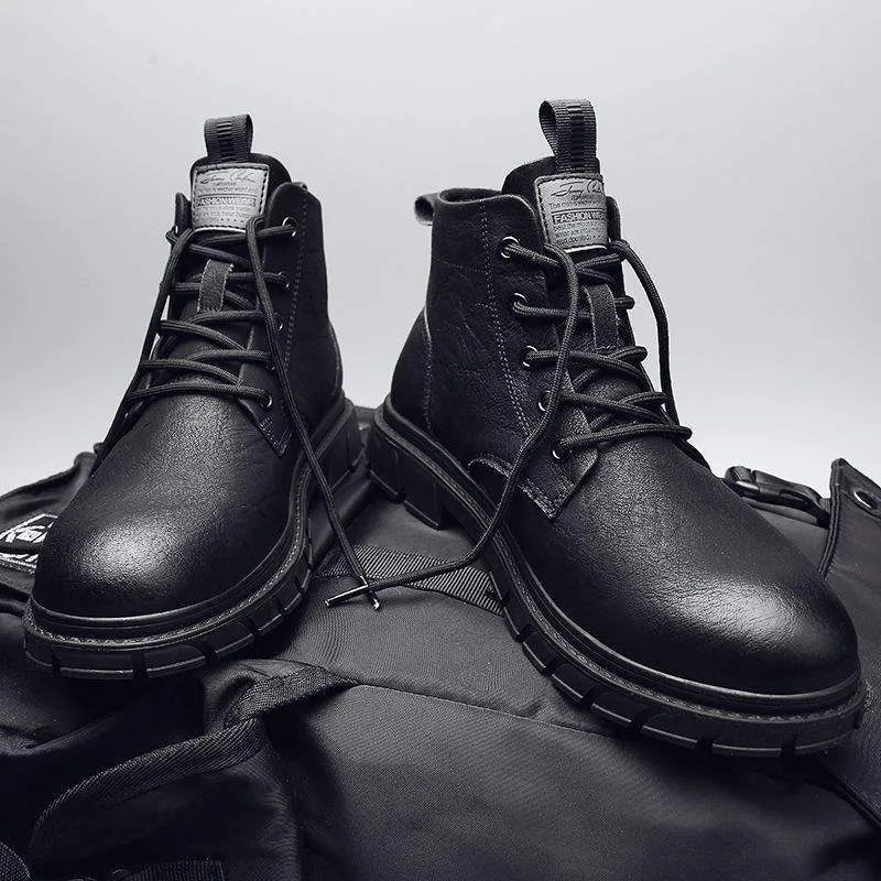 Men's British style low-top round toe tooling boots with synthetic leather upper and decorative sewing thread in black