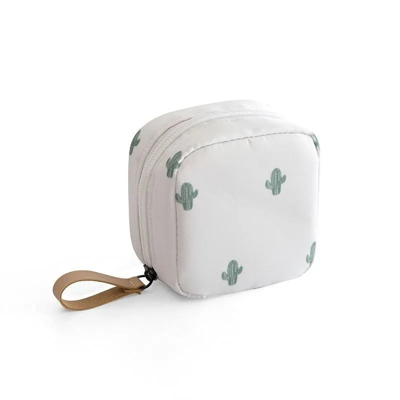 Cube shaped cloth makeup storage bag in blue, pink, white and white-pink colour options