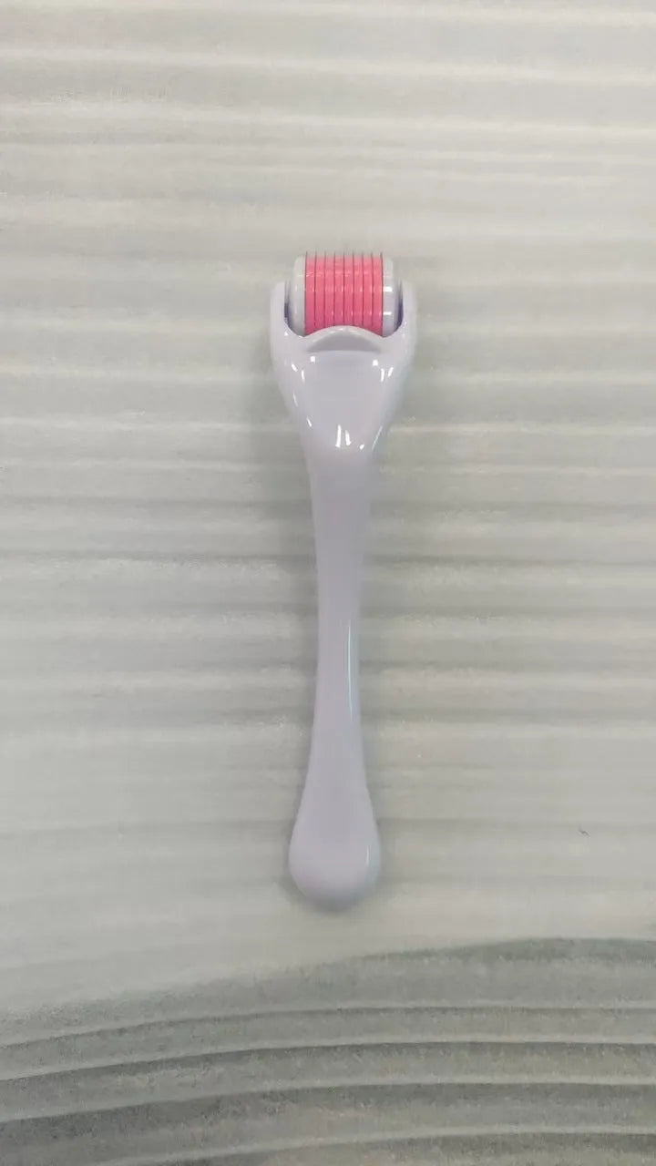 540 micro needle roller derma pen with coloured handle and wheel, shown with 0.2mm, 0.25mm, 0.3mm size options.