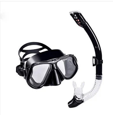 Diving goggles with transparent anti-fog lens and coloured PC frame with silicone strap