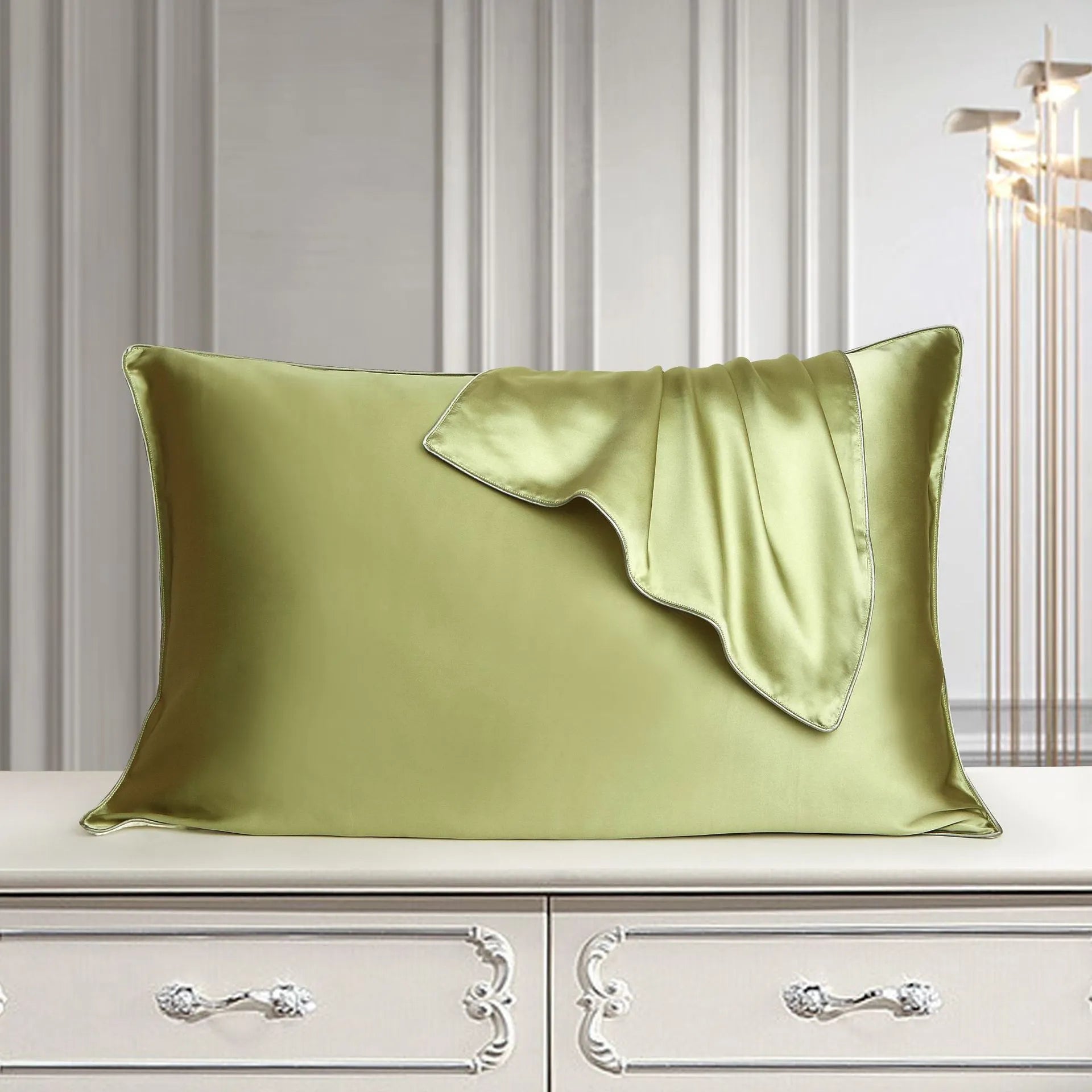Single mulberry silk pillowcase in palace luxury style, size 48cm by 74cm.