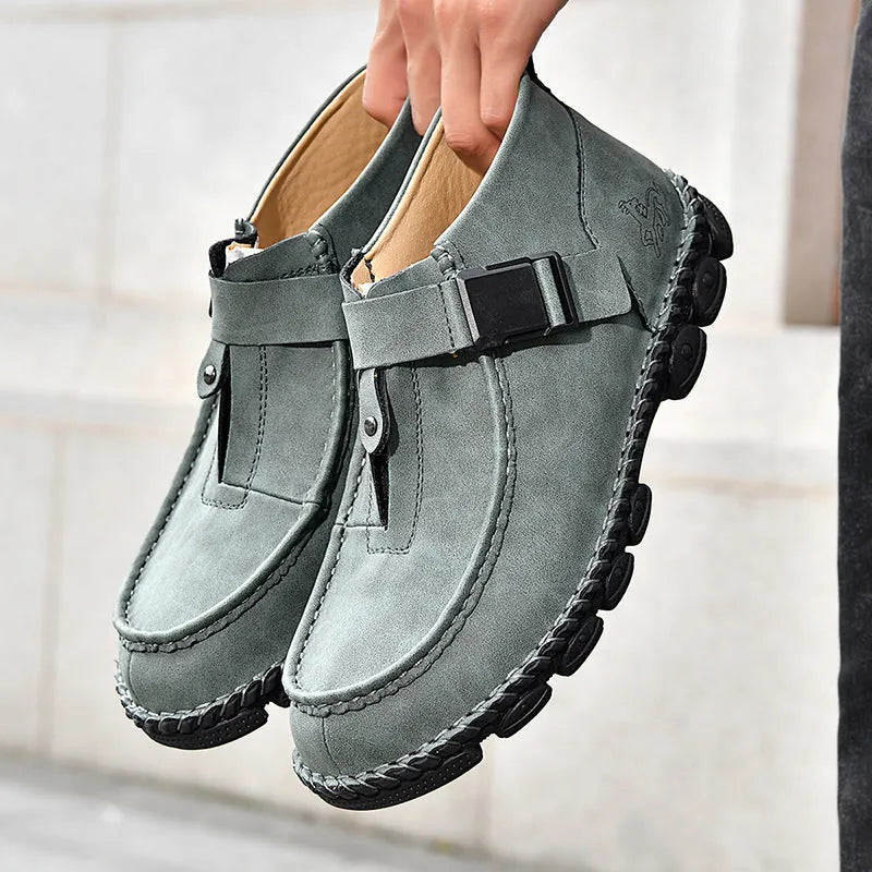 Men's black handmade stitching slip-on casual shoes with flat sole and literary retro style