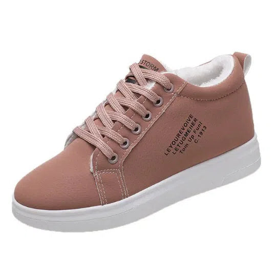 Women's flat sneakers in black, round toe, front lacing, rubber sole, size 35-40