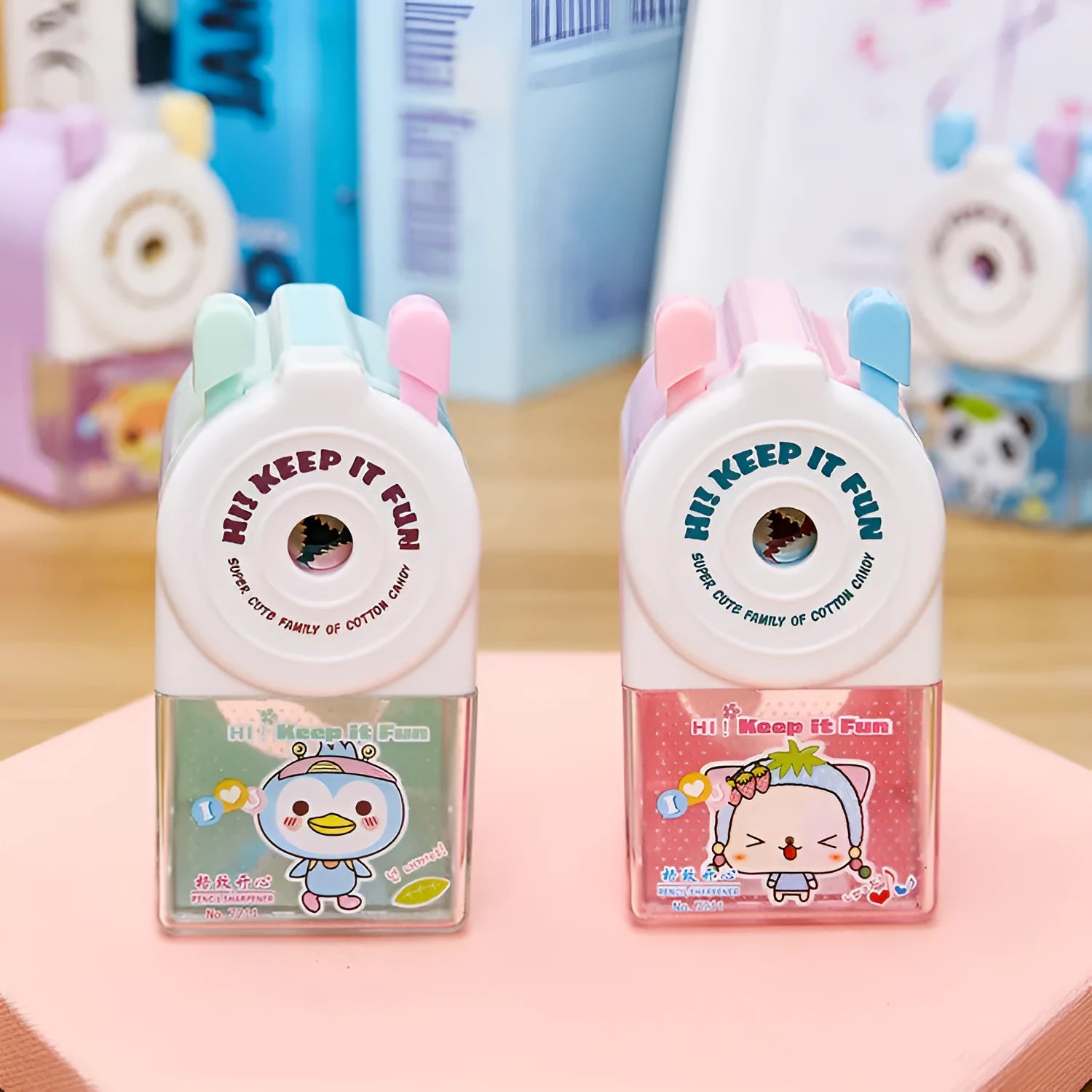 Cartoon pet design plastic manual pencil sharpener 88x43x88mm in blue, green, pink, purple