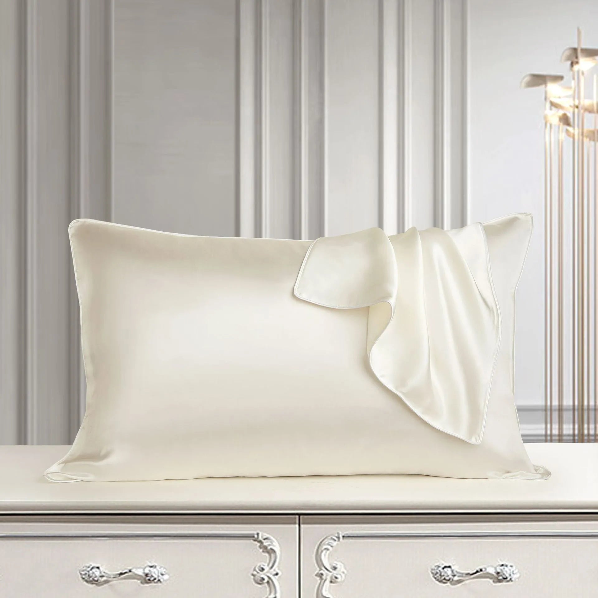 Single mulberry silk pillowcase in palace luxury style, size 48cm by 74cm.