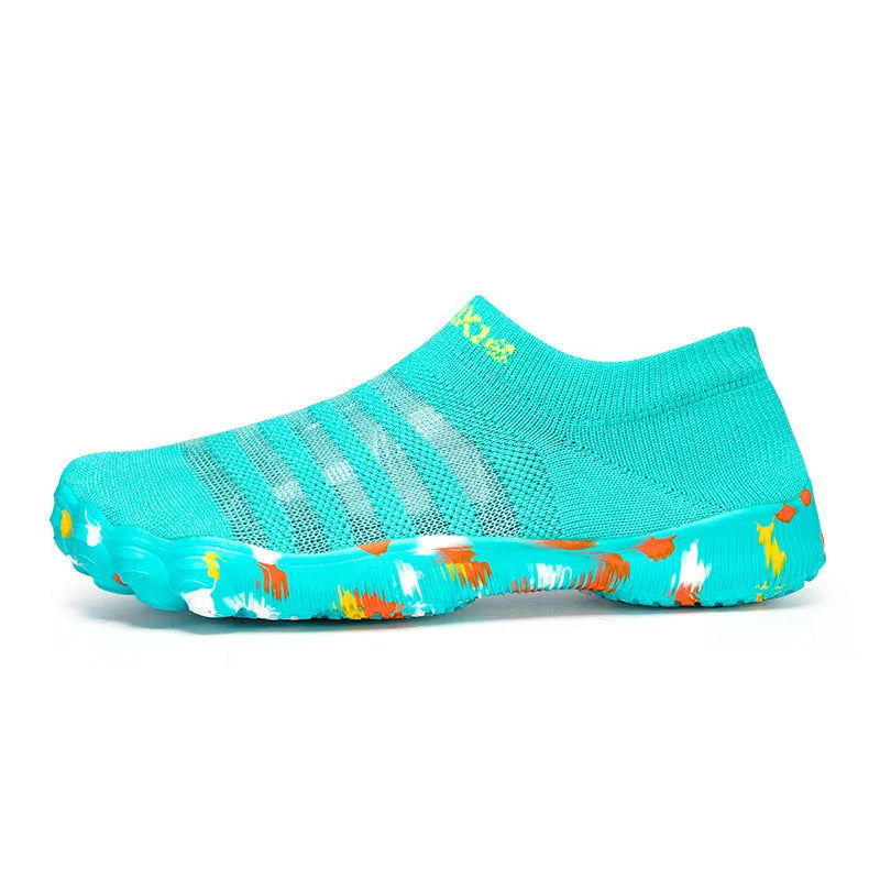 Men's camouflage flyknit water shoes with rubber sole and front lace-up closure