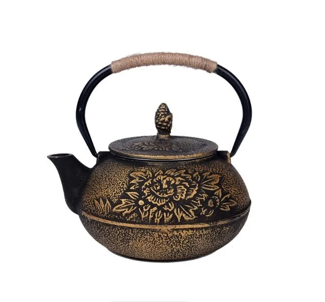 Japanese style cast iron teapot with traditional design and 0.9L capacity for tea brewing