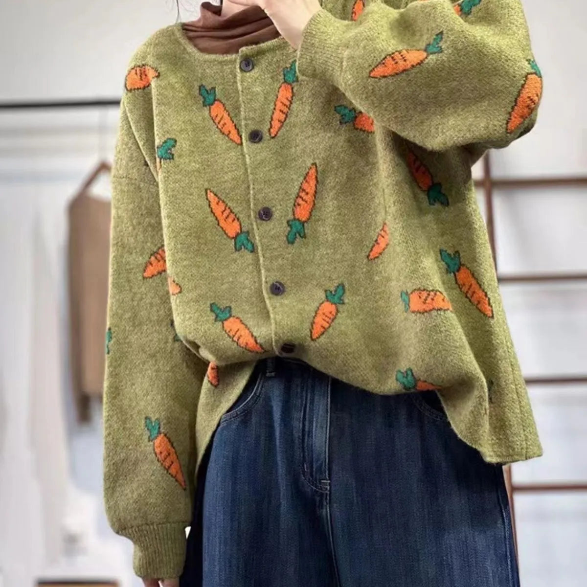 Loose artistic print cardigan sweater with colour contrast design and round neck
