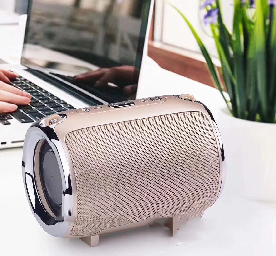 Portable plug-in USB sound card reader with subwoofer speaker in black, blue, golden, red, or silver metal casing