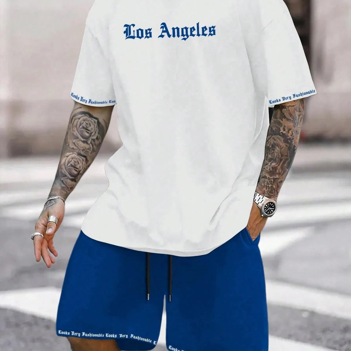 Sports style short-sleeved top and shorts suit in a quick-drying fabric on a mannequin.