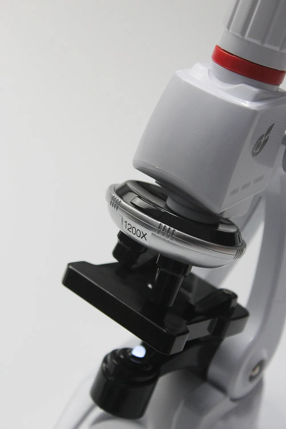 Children's microscope set in a 24.5 x 9 x 21.5 cm box for micro world observation