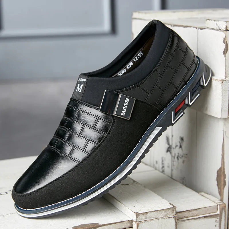 Men's black casual leather shoes with low upper, shown on a size chart background.