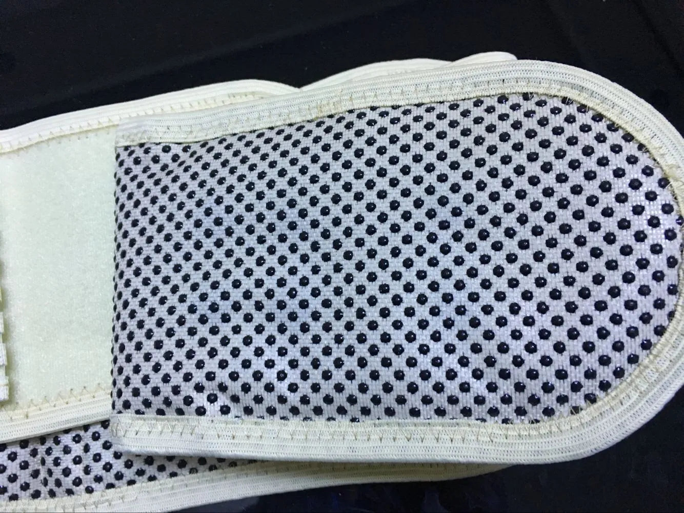 Self-heating magnetic waist protection belt in elastic cloth for lumbar muscle strain patients