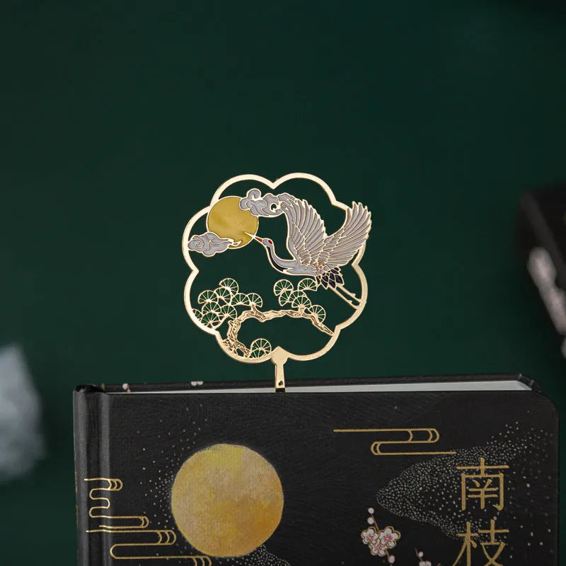 Chinese feather pen calligraphy set with metal sheath, 36 pens, and Jianhegui notebook in gift box.