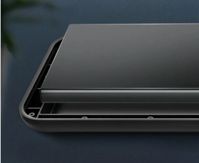 Black wireless back clip battery pack with TPU soft bag for iPhone 12, showing multi-USB ports and clip.