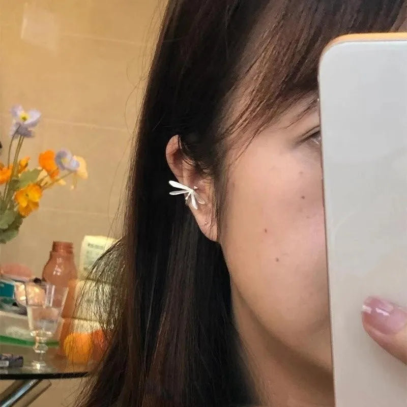 Yunyun straight dragonfly ear clip in silver finish with geometric triangle design