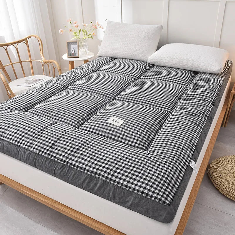 Thick feather velvet mattress topper with 10cm cushioning in pink plaid pattern, chemical fibre cover, polyester fill, for beds up to 2.0m