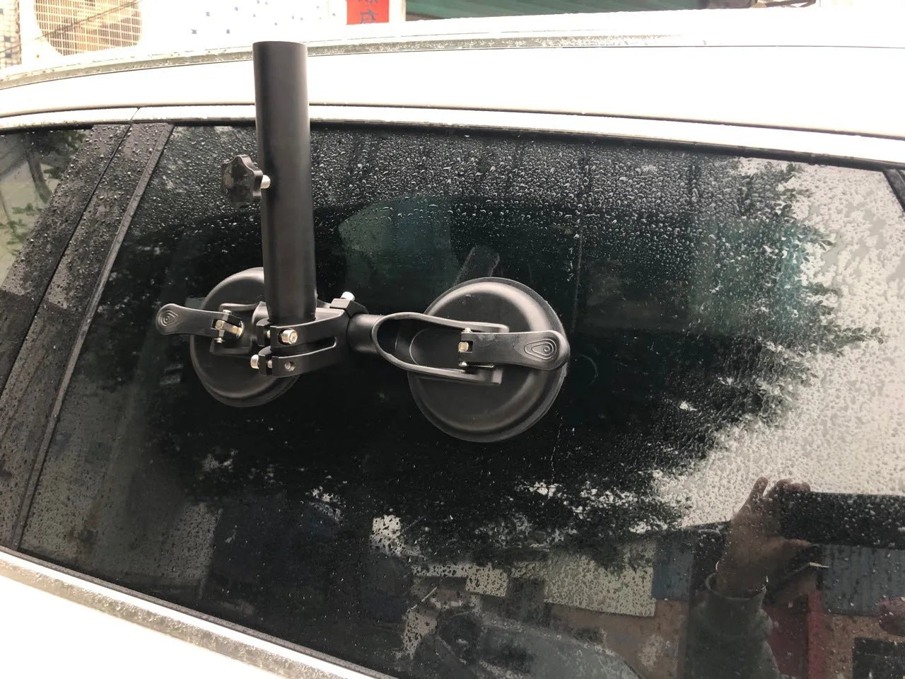 Black off-road car glass sucker flag mount base with round suction cup for vehicle window attachment