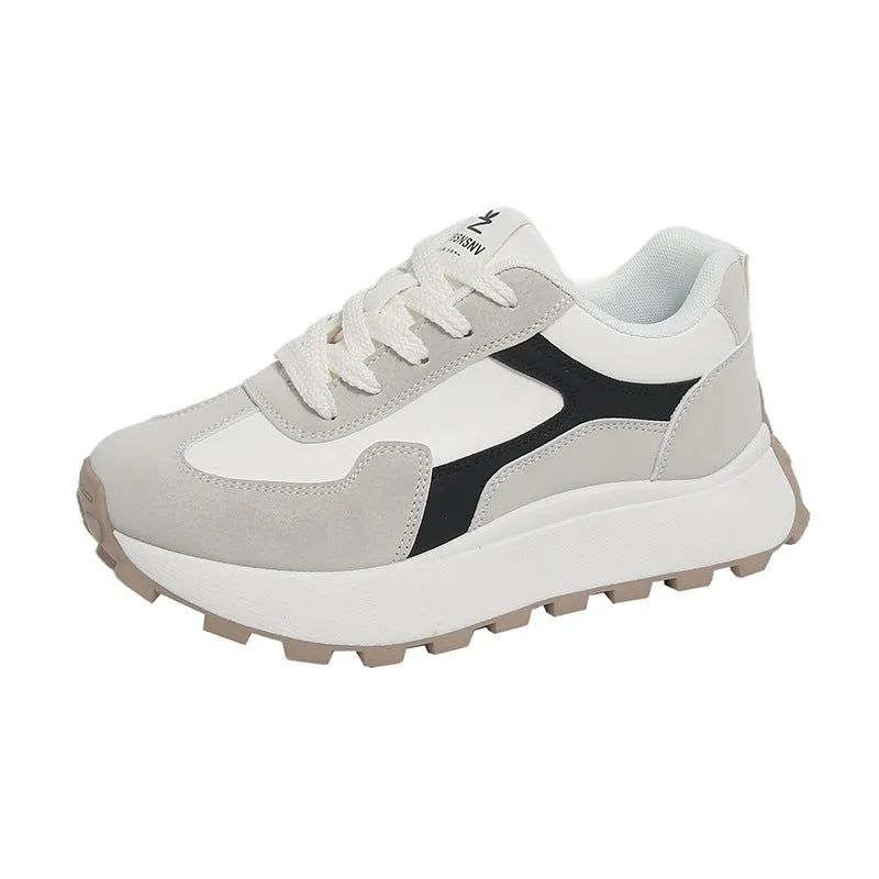 Women's low-top platform sports shoes in card black, with a flat rubber sole and front lace-up design.