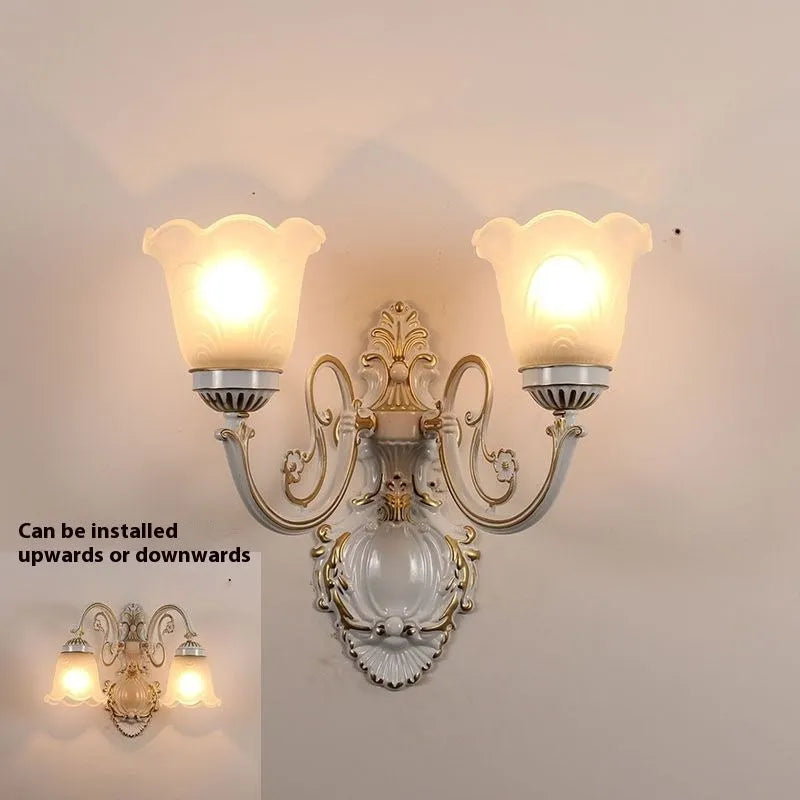 European-style American wall lamp with zinc alloy body and glass lampshade, black double head, mounted on wall in corridor