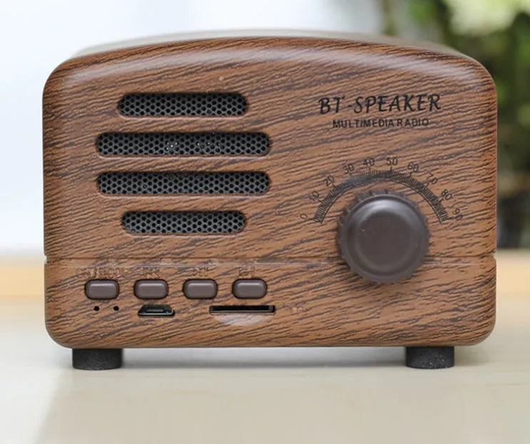 Vintage wooden finish Bluetooth speaker in compact size with USB port
