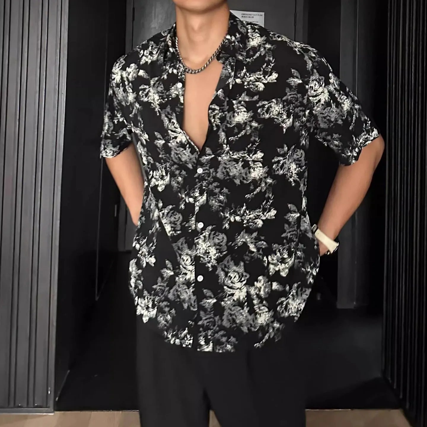 Men's loose casual floral printed short sleeve shirt in black or white
