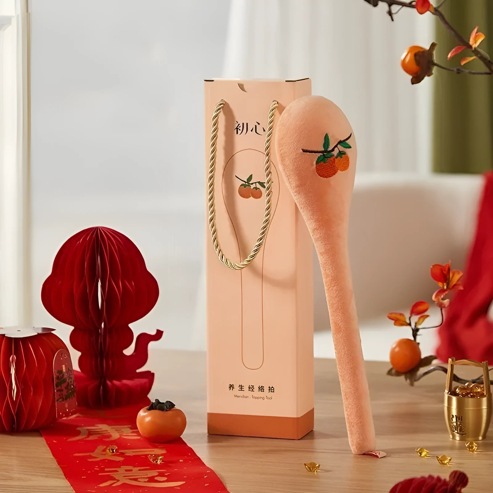 48 cm persimmon-coloured back pounding stick with meridian flap and zipper closure