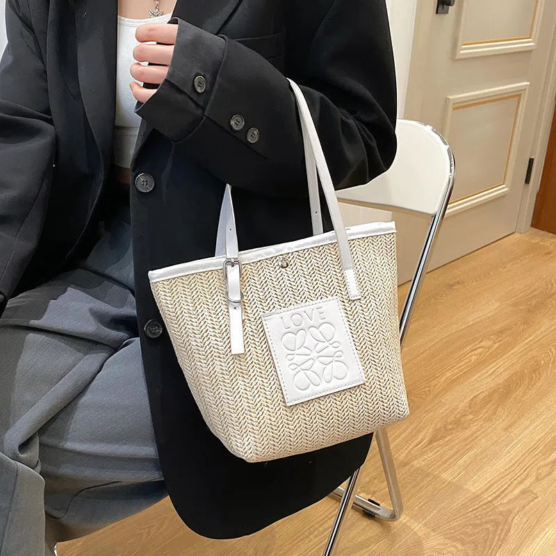 Straw woven women's shoulder bag with three-dimensional pockets and European retro styling