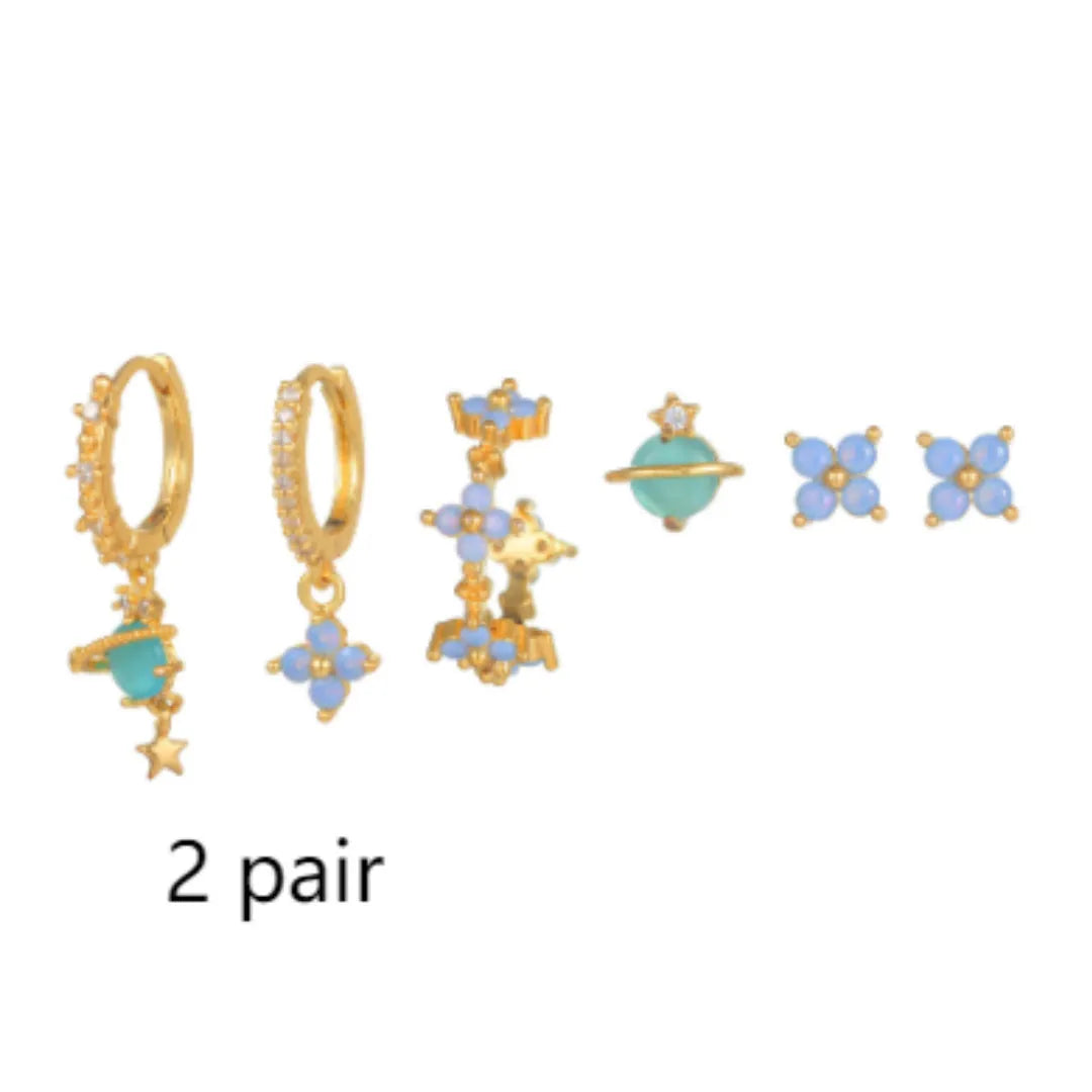 Japanese Korean style sweet girl flower earrings with blue protein flower nail and zircon detailing