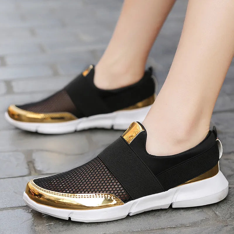 Women's low-top casual sneakers in blue with breathable mesh interior and PU midsole