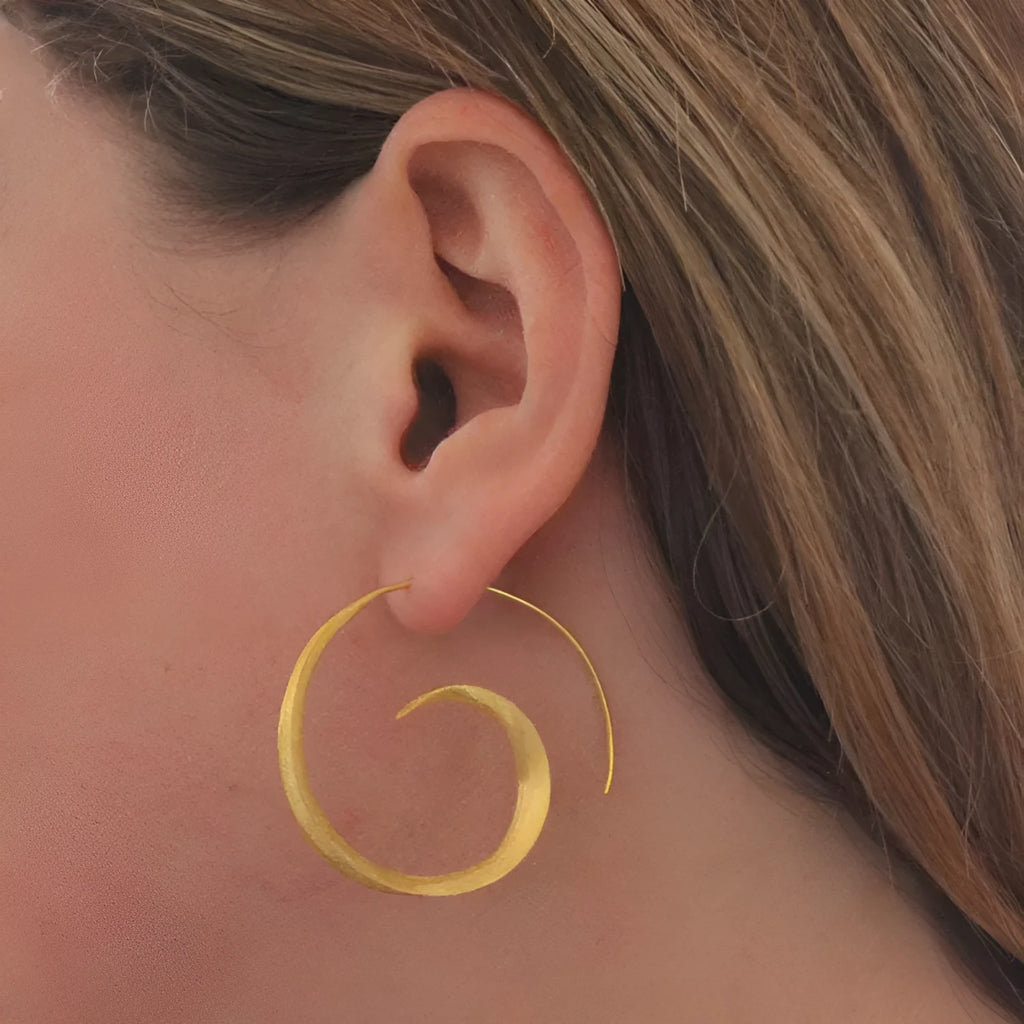 Gold and silver alloy round spiral leaf design ear studs with geometric pattern for women