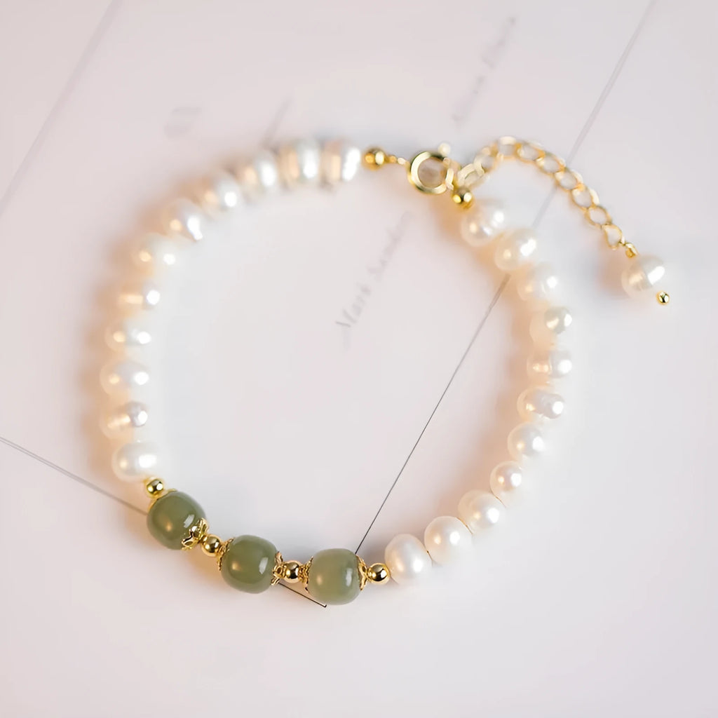 Natural freshwater pearl bracelet with diamond shape design in Hetian jade colours