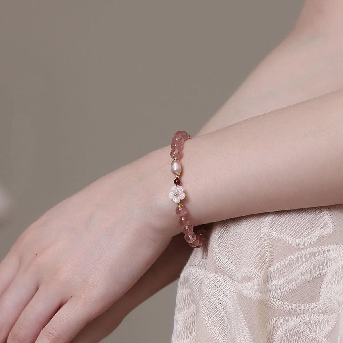 Strawberry quartz peach blossom bracelet with crystal flower design for women