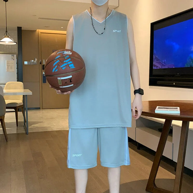 Men's basketball sleeveless vest and shorts set in polyester, available in five colours, front view