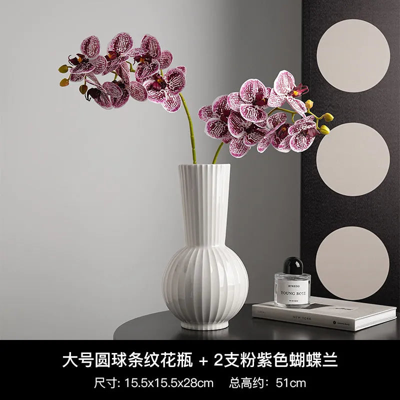 White ceramic ball striped vase with American country styling for table centrepiece decoration